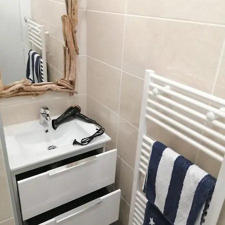 La Venelle Du Bassin * Honfleur