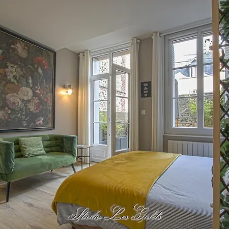 La Venelle Du Bassin * Honfleur