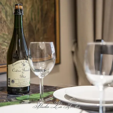 La Venelle Du Bassin * Honfleur