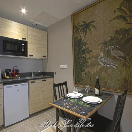 La Venelle Du Bassin Apartmán *