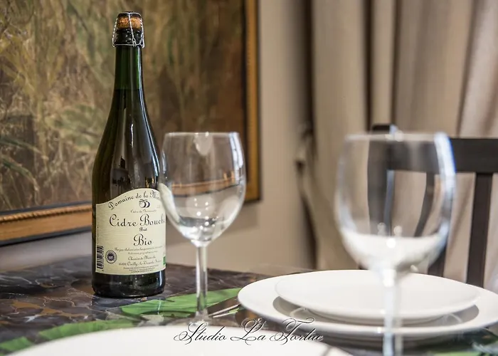 La Venelle Du Bassin * Honfleur